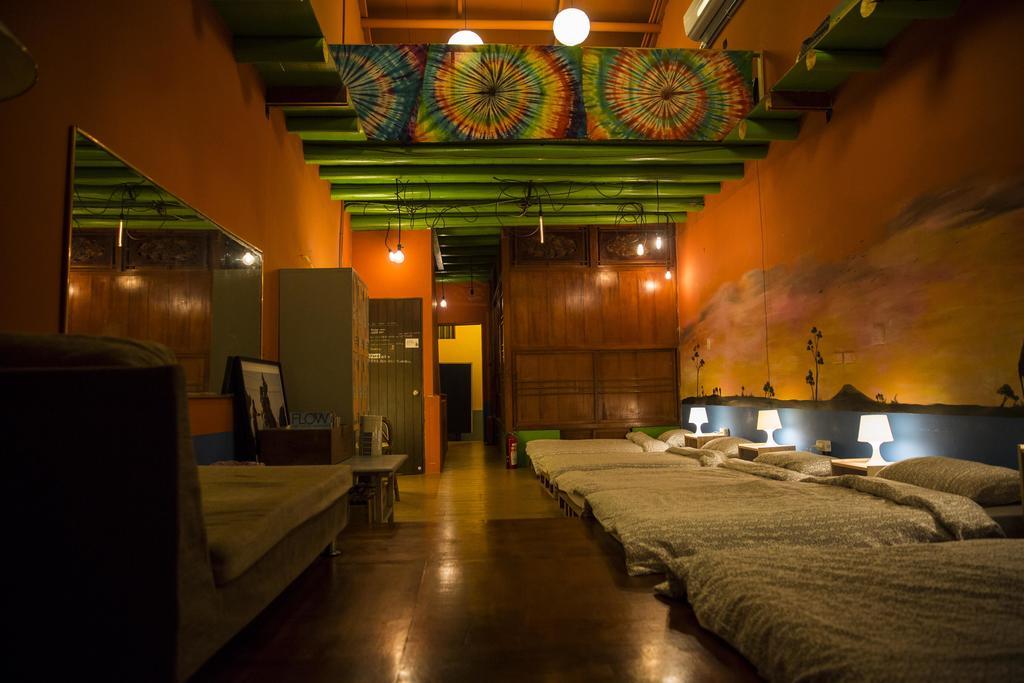 Rainbow Wave Surfing Hostel Heng-ch'un Rom bilde